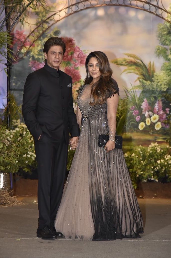 HappySamah325's tweet photo. @iamsrk So romantic ... So close hearts and hands ♥️♥️
God bless you both with Love &amp; happiness forever. https://t.co/5YhmA7EWSh