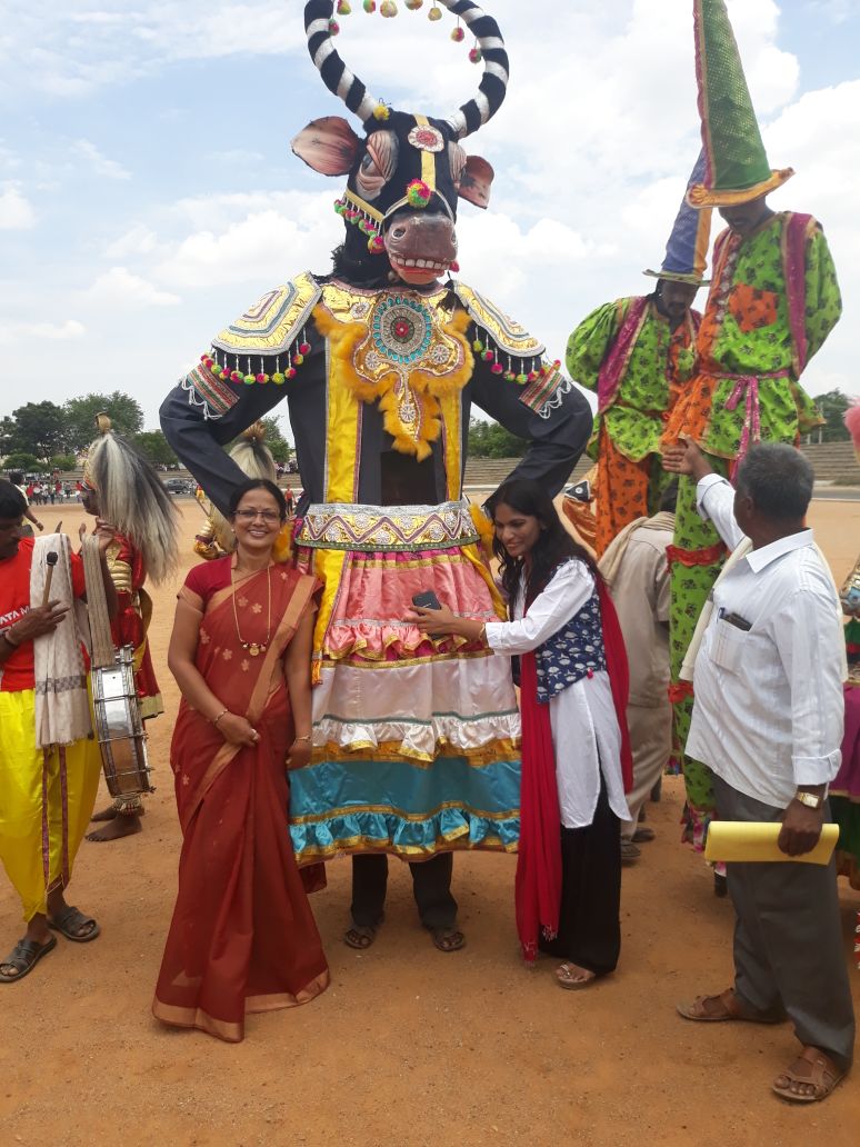 deokolar's tweet photo. ಸ್ವೀಪ್ ಸಮಿತಿಯ ವತಿಯಿಂದ ಮತದಾರರ ಜಾಗೃತಿ ಮೂಡಿಸುವ ಸಲುವಾಗಿ ಇಂದು ಕೋಲಾರ ನಗರ ಶ್ರೀ ವಿಶ್ವೇಶ್ವರಯ್ಯ ಕ್ರೀಡಾಂಗಣದಲ್ಲಿ "ಪ್ಯಾರಾ ಗ್ಲೈಡರ್" ಹಾರಾಟ ಹಾಗೂ ವಾಕಥಾನ್ ಕಾರ್ಯಕ್ರಮವನ್ನು ಹಮ್ಮಿಕೊಳ್ಳಲಾಗಿತ್ತು.#CEOZPKolar #DEOKolar #SVEEP #KolarDistrict #RightToVote #AllToPoll #KarnatakaElection2018 #ECI https://t.co/ZYlKJX3Eaw
