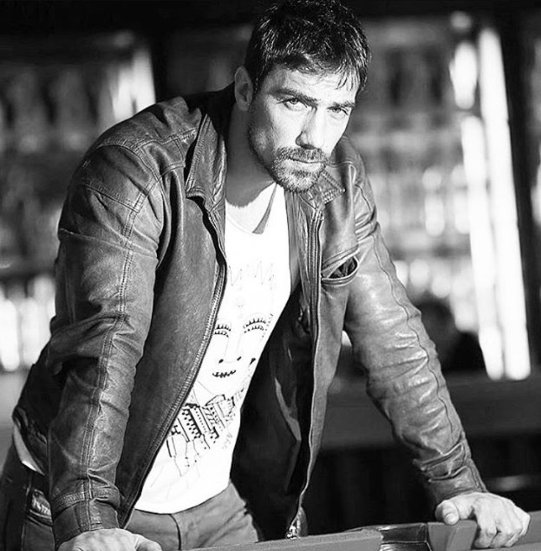 المفضل عندك؟
#İbrahimCelikkol fav 
#ArasBulutIynemli rt 
#SiyahBayazAsk #Cukur #AsFer