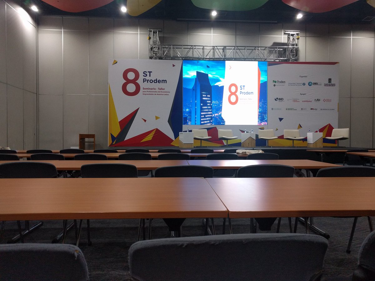 AnaLauraTrias's tweet photo. Tercer día de #8STProdem y la delegación de #Uruguay llegó a abrir la sala. Caló hondo en nuestra cultura el slogan "Primero Siempre". https://t.co/M2FWwyda20 https://t.co/a9i0WyL3tu