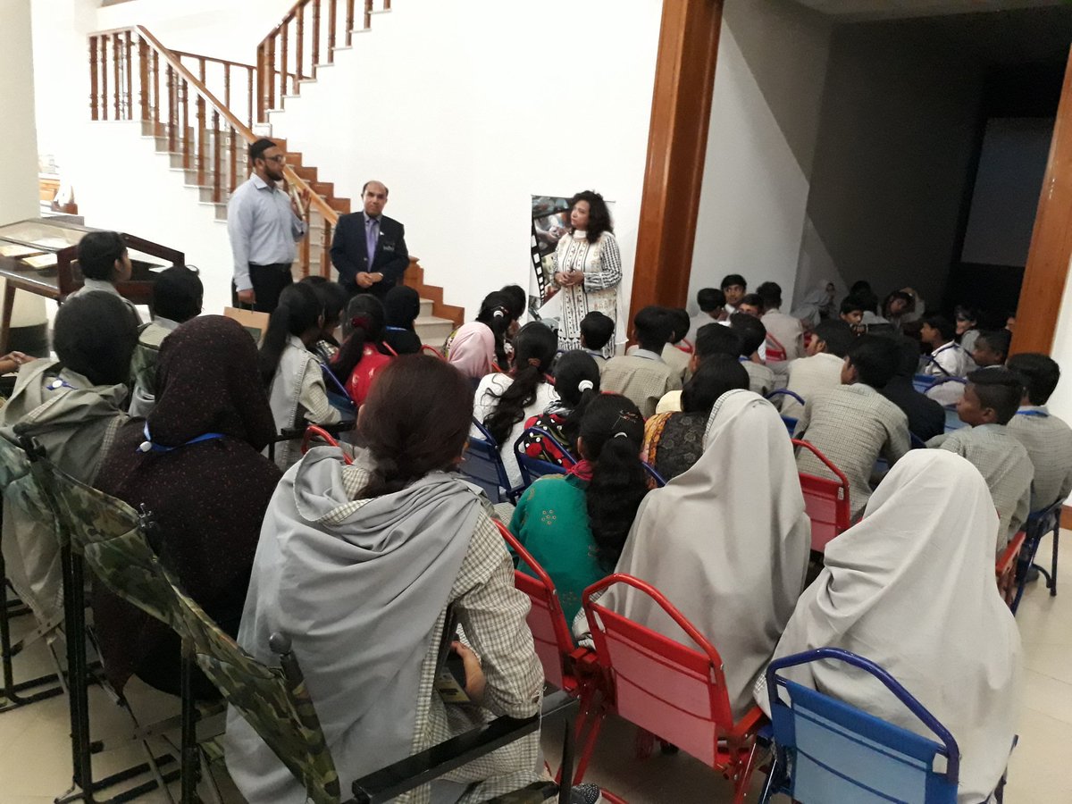 AishaAsim2's tweet photo. @FSKamal @iEARNPAK @usconsulatekhi @sieaccess  Dr. Asma Ibrahim, first female archaeologist and Director of SBP Misuem sharing her inspirational story with the DIL Access students https://t.co/ZzezqPEnCg