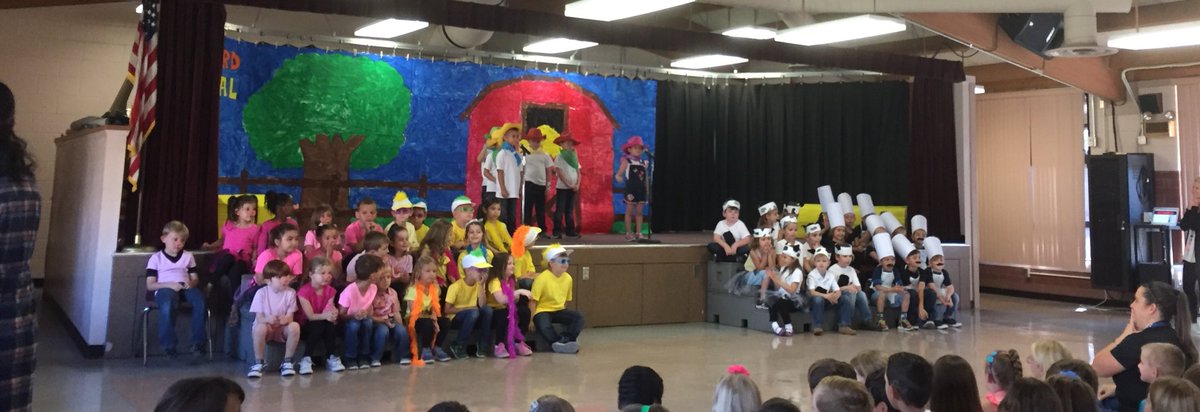 DPES_Admin's tweet photo. A Barnyard Moosical by our Kindergarteners @DeerParkBucks https://t.co/eTuxyxeECm