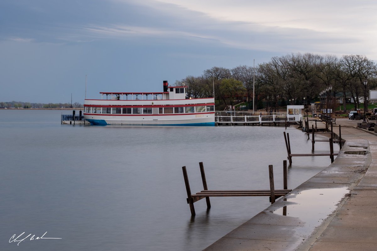 ChrisBakerF8's tweet photo. Waiting for summer. #thequeen #arnoldspark #okoboji #iniowa #fujifilm_xseries #fujifilmx @arnolds_park @VacationOkoboji https://t.co/xsZTrAz3cu