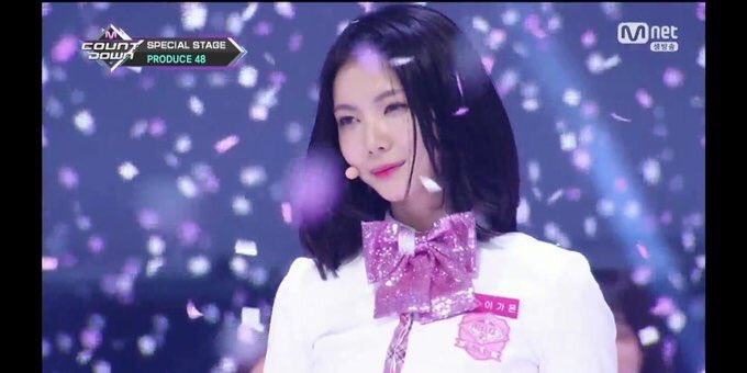 Afterschool Only Have You Seen Kaeun As The Center Of Produce 48 Pick Me Performance Today She Is So Beautiful Talented And She Really Looks Happy And I M Happy Too To See