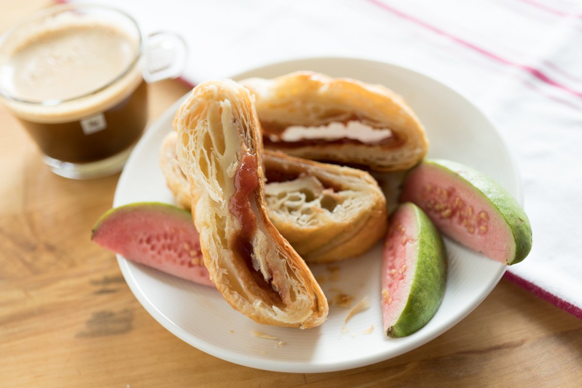 Breakfast is served daily from 7am-11am at #hemingwayscuba! Choose a traditional dish, and get your choice of one sidekick! Full menu is available for download here: bit.ly/2mfdQjm 🍳 #asheville #northcarolina #ashevillefoodies