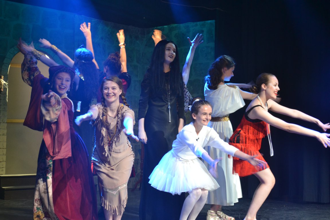 RYTheatre's tweet photo. What a performance! Well done to all our cast and crew! 

💀💀💀

#RYT #AddamsFamily #Musical #Gomez #Morticia #RiversideYouthTheatre https://t.co/QzdX5bTnw7