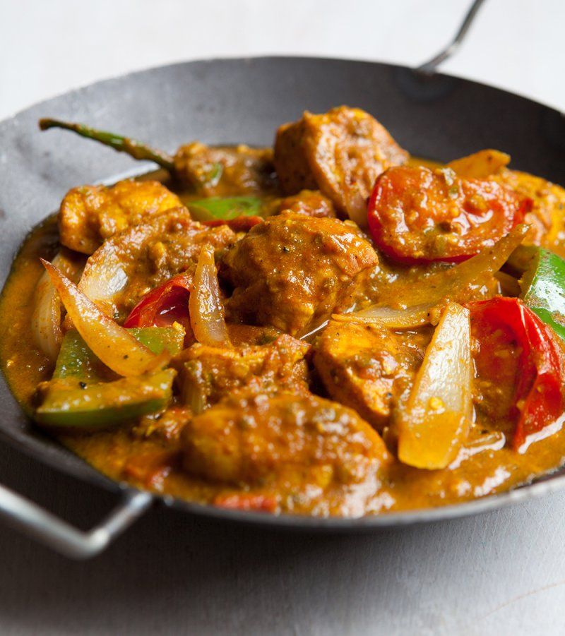 Jalfrezi comes with your choice of meat and fresh vegetables spiced with cumin, garlic ginger, and coconut in a tomato onion cream sauce. A favorite on our menu. Have you tried #Jalfrezi with chicken before?
