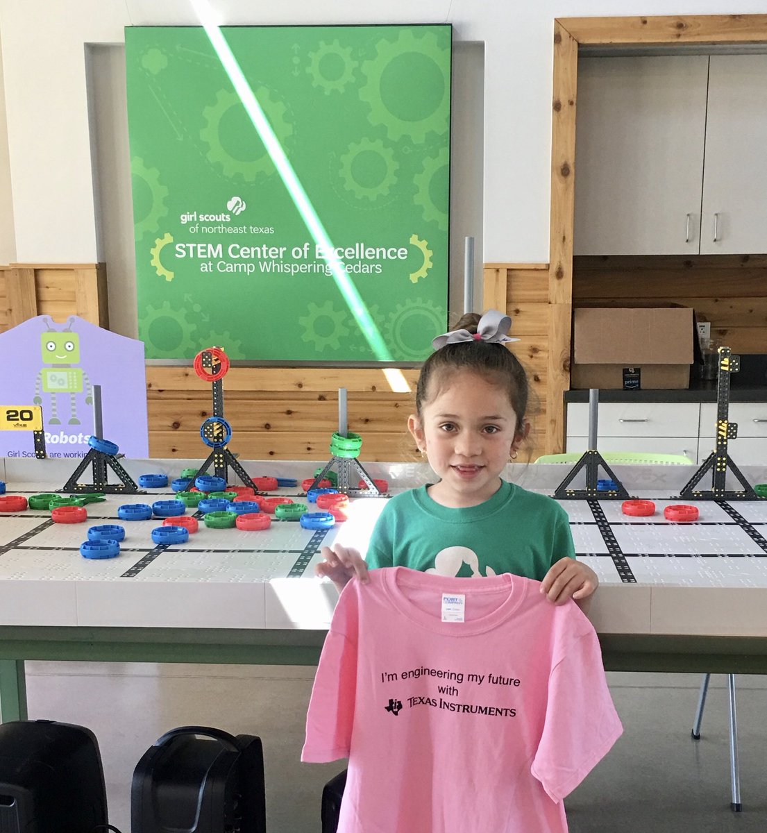 christinedlgd1's tweet photo. We are excited about the partnership  between @gsnetx and @TXInstruments #stemcenter #stem #girlsinSTEM #solarprep #dallasisd https://t.co/uxk59xmVSM