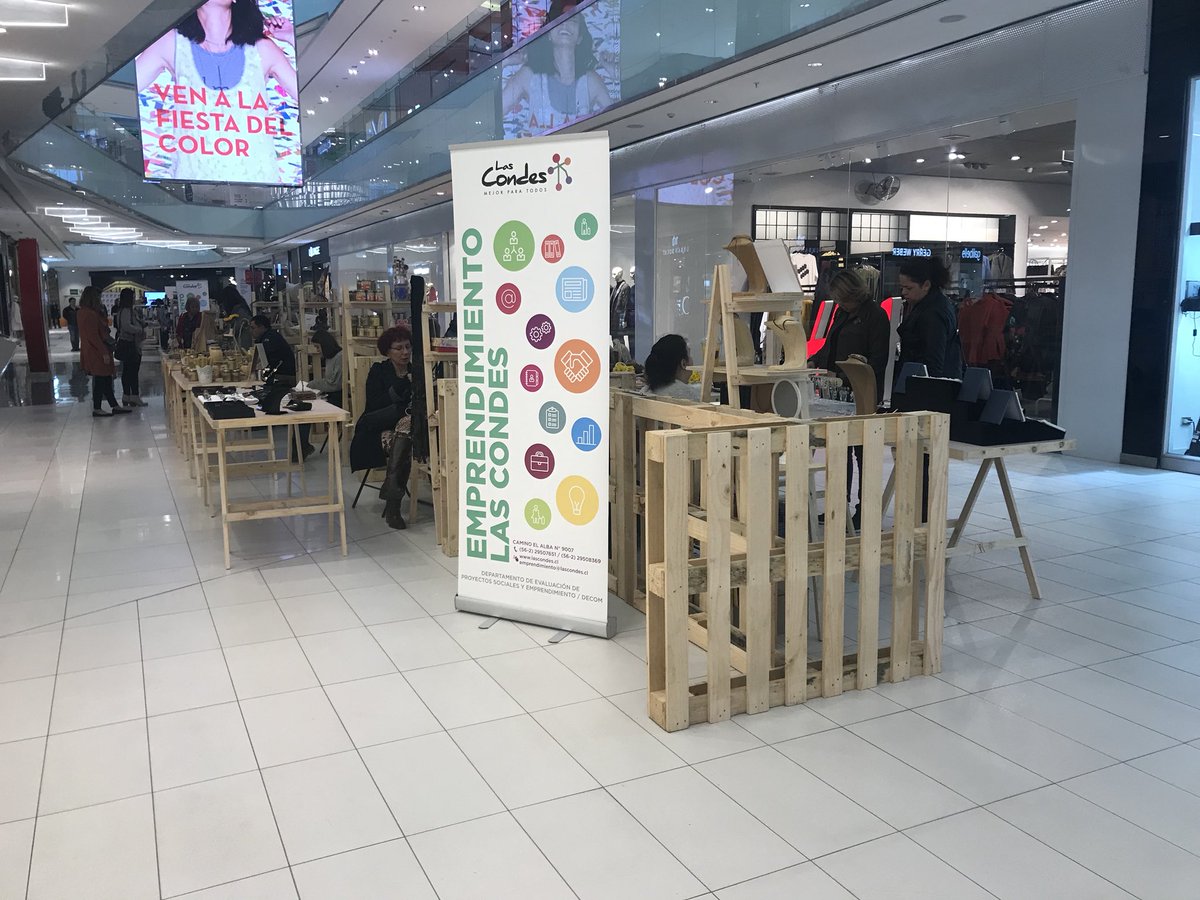 rcorbal's tweet photo. Inaugurando feria de #Emprendiniento en @MallPlazaCL #LosDominicos @Muni_LasCondes la inclusión de los emprendimiento de los vecinos de #LasCondes por una comuna donde está el mejor ecosistema emprendedor :) #somosFuturo #EsConZapatillas #rcbLC https://t.co/aPKF3Nqq4O