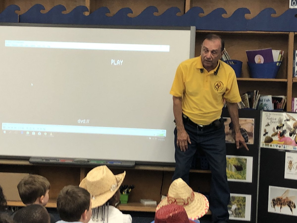 shnnjohnson's tweet photo. Had a great time learning about agriculture today! Farmers are awesome! @DimonSTEM https://t.co/HtZpzjW0dc