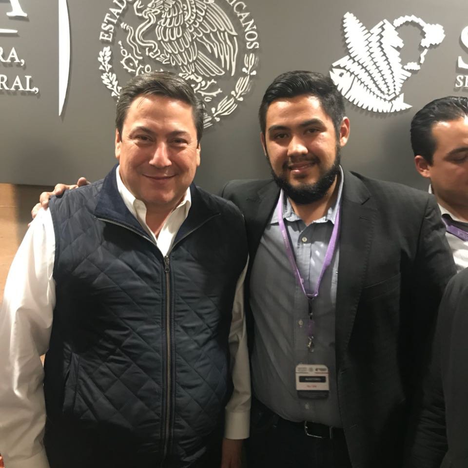 Jmms91's tweet photo. Comprometido con los jovenes #SAGARPA #ArraigateJoven gran reunion de trabajo https://t.co/OQFANoJlt1