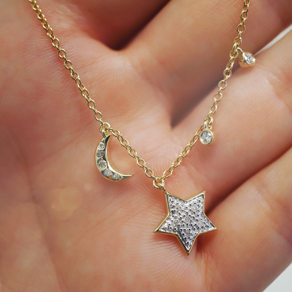 We’re seeing stars 🤩🌟✨ Today’s new drop: the Star and Moon Diamond Bracelet #ashleybridgetco #diamond #finejewelry #newcollection #spring2018 #Stars
