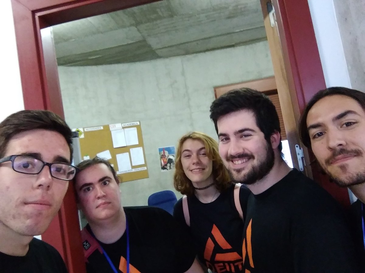 DEIITUGR's tweet photo. Ha sido un día intenso, pero ha merecido la pena, pero esperamos que os lo hayáis pasado bien, el año que viene más y mejor, muchas gracias a todos por venir y participar, y a @ElDragonDMadera, @FarHome_ y @ETSIIT_UGR por ayudar en la organización https://t.co/aRQSTOrW9d