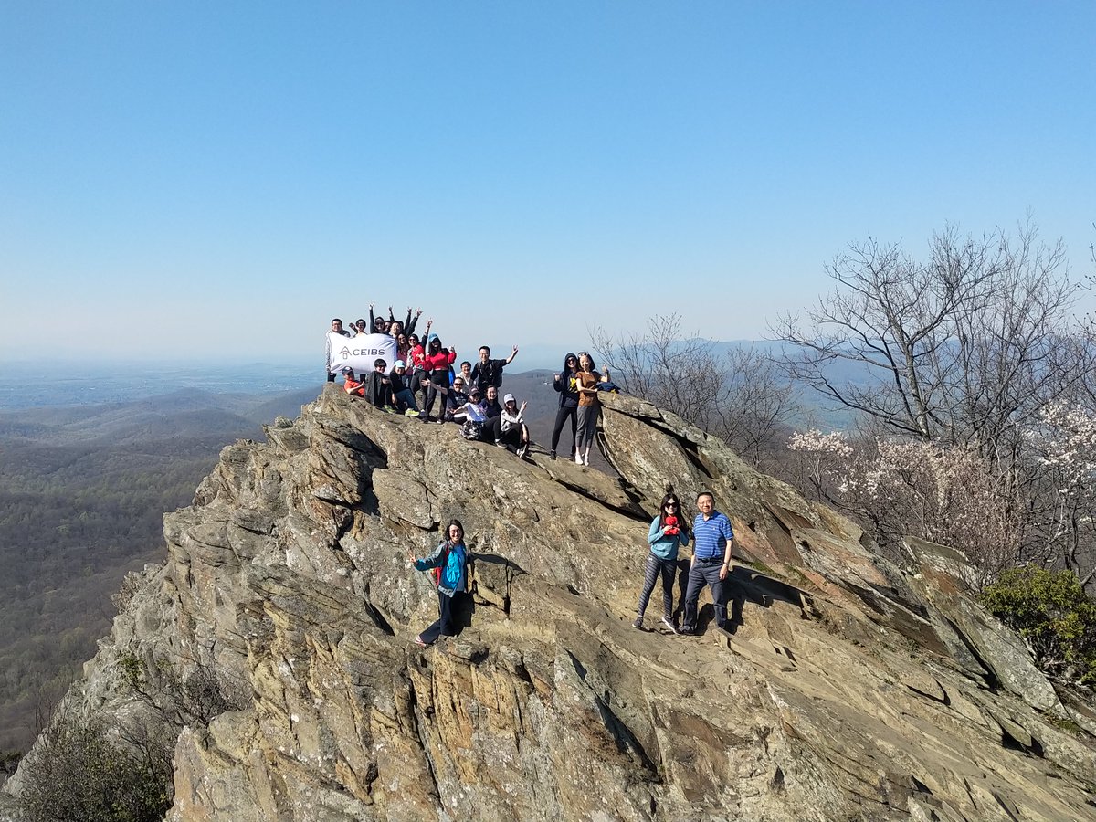 DardenMBA's tweet photo. We were pleased to host a group of @CEIBS students for a week while they explored the entrepreneurial ecosystem in the U.S. with Darden faculty! https://t.co/OAoy9oTYPf https://t.co/O2xk1rmVYy
