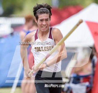 TOPACTIONSPORTS's tweet photo. AIA Track &amp; Field Wed Preliminaries (Boys Pole Vault D1/D2 https://t.co/7c4pEzvt70 @PVUSDATHLETICS @TollesonUhsd @lhhs_knights @LibertyHSLions @RMAthletics @brophysports @BlackHawksTrack @CdOHighSchool @dvskyhawks @bashabearstrack #apollohs @dvactathletics @AZPREPS365 @MaxPrepsPR https://t.co/GT7zInZE6U