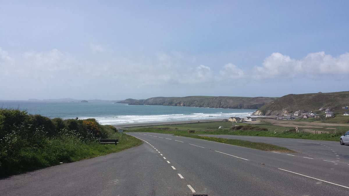 nagyiechamp's tweet photo. Love it down here in South Wales, especially when the suns out and you drive between jobs with scenary like this.
#Newgale #MassiveWaves #SurfersParadise https://t.co/llDLacIF4n