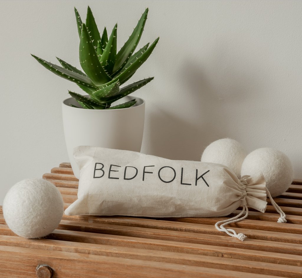 Ever used wool dryer balls? Pop these guys in the tumbler to reduce drying time and leave your bedding super soft, naturally. 100% New Zealand wool and free with all our bedding bundles!
.
#wooldryerballs #woolballs #natural #bedfolk #directtoyou #ecobedding #bedding #eco