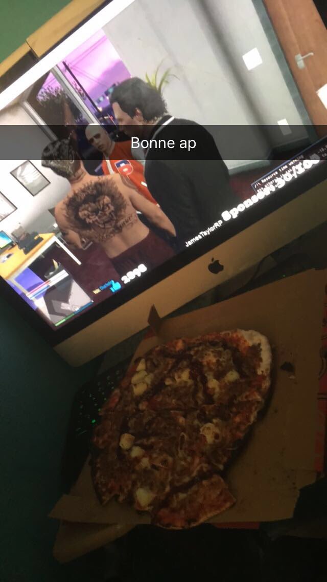 logan14640's tweet photo. Devant @iProMxYt bonne ap❤️❤️ https://t.co/ap6rgYFpht