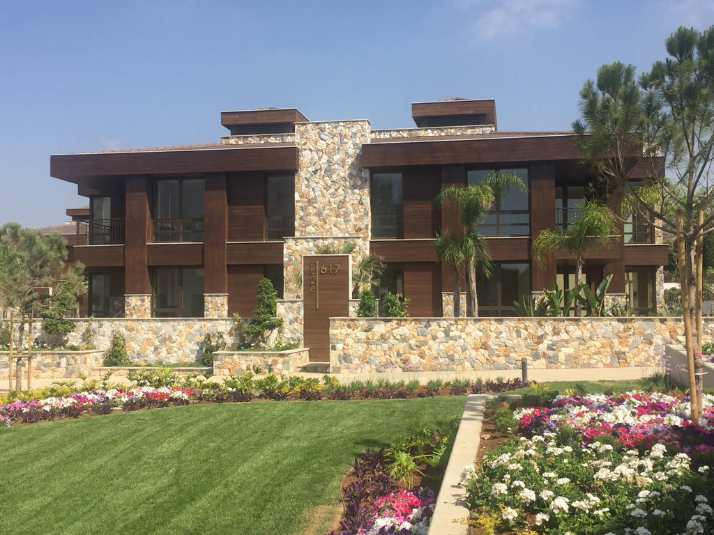 Kratinos's tweet photo. Something spectacular is coming to Limassol soon...!!! #Parklane #ParkSuites #Marriott #TheLuxuryCollection #LuxuryTravel #FamilyTravel #CouplesAccommodation #OpeningSoon #Cyprus https://t.co/3jCSZKdmYe