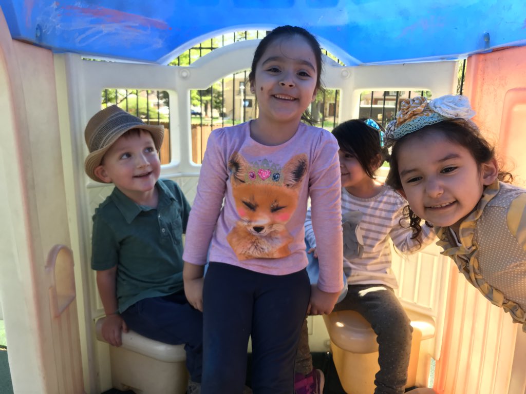 UgelCourtney's tweet photo. What a beautiful day to play with friends! https://t.co/X06vb8rOqU