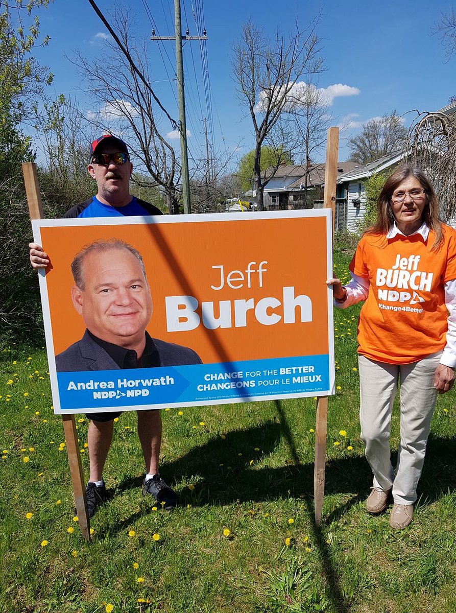 JeffBurch_'s tweet photo. I couldn't let my teams have all the fun! It was great seeing orange signs everywhere I went today and putting up a few myself! Keep sharing your photos with us.
Haven't got a sign yet? https://t.co/FV2RIcnK2z
#Change4Better #onpoli #TeamBurch https://t.co/OgWkZAbGN8