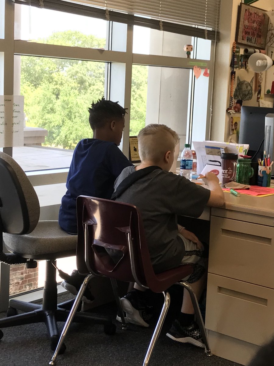 ctennison's tweet photo. 21st century learners! #flexibleseating #technology #askalexa #teamwork #SPEDHomeTeam https://t.co/KoiOwzikSc