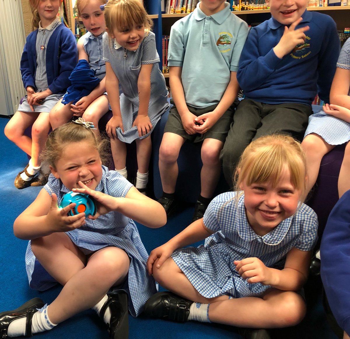 HolmeValleySch's tweet image. Y1 KT
The moment you turn #DotTheRobot on for the first time and get those giggles and smiles 😃🤗😊🤖
@WonderWorkshop 
#PhysicalComputing #HandsOn #RealWorld #Fun