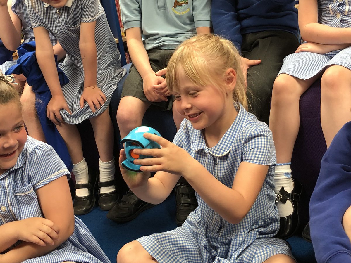 HolmeValleySch's tweet image. Y1 KT
The moment you turn #DotTheRobot on for the first time and get those giggles and smiles 😃🤗😊🤖
@WonderWorkshop 
#PhysicalComputing #HandsOn #RealWorld #Fun