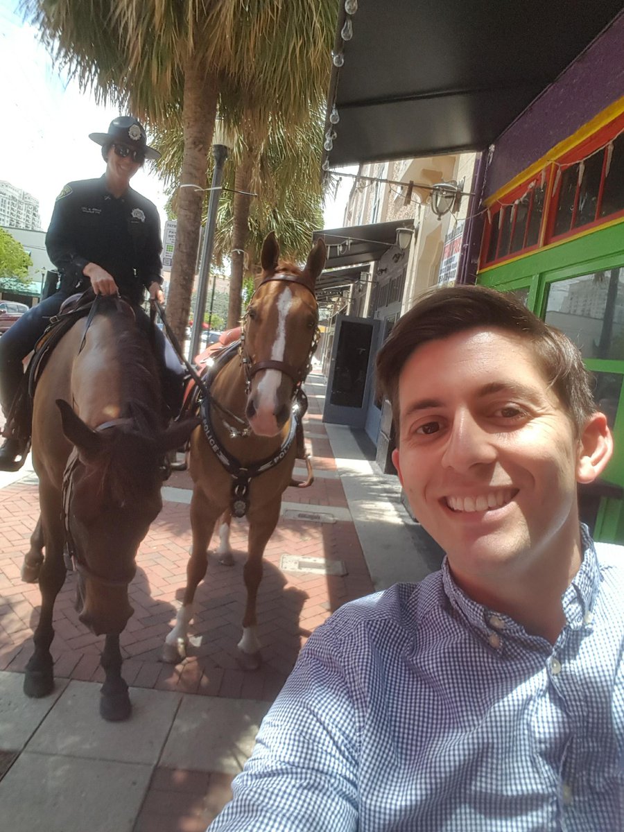 ftlauderdalepd's tweet photo. #FLPDMounted 💙's selfies!
#WeBuildCommunity #FLPD
@FTLCityNews @flpdrecruit https://t.co/DjqjTu0AYX