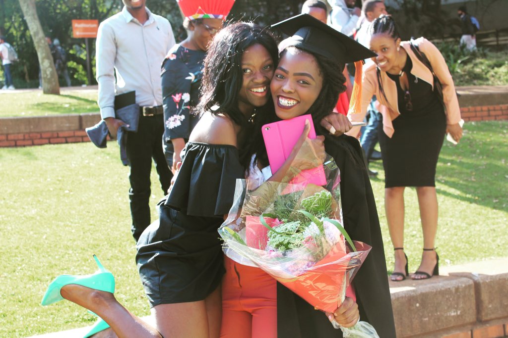 zamantungwa_nx's tweet photo. #UJGrad2018 😍😍😍 w God by our side. My other self did it ❤️. Ngiyabonga Msindisi ☺️ https://t.co/28N3x6kqDI