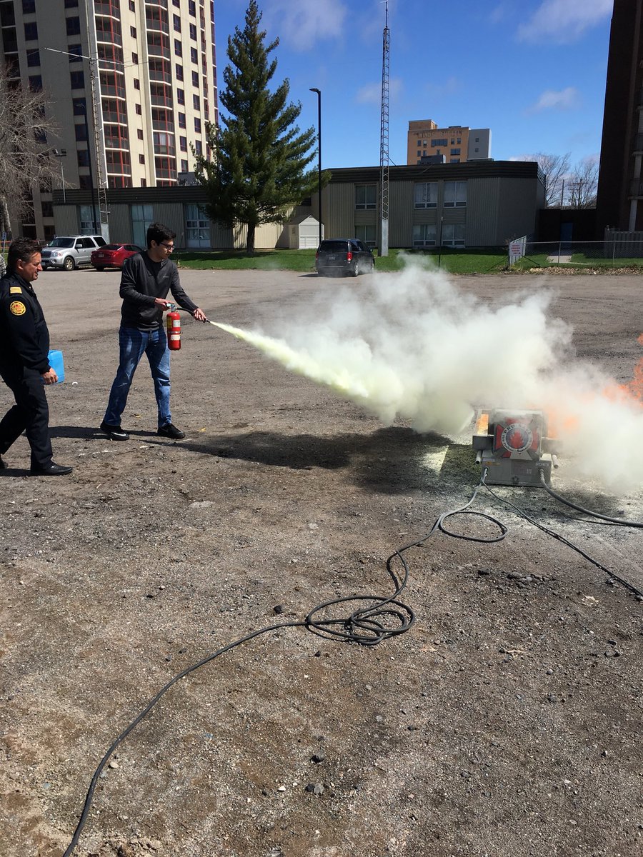 Fire Extinguisher Training - 👍🏻 - it’s always a great day teaching the summer students of @CitySSM  - #FireSafety https://t.co/yezOqvDbbY