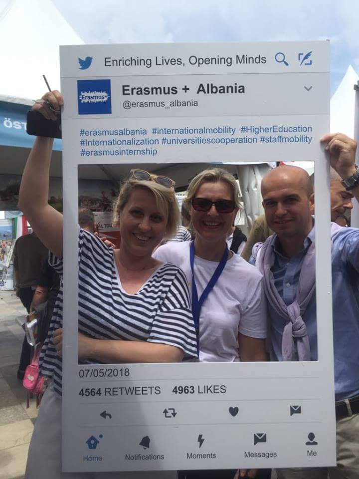 ErasmusAlbania's tweet photo. Information, sharing experiences, lots of enthusiasm and good vibes at #Erasmus+ stand on #EuropeDay2018 even under the pouring rain! https://t.co/VRH2yLBQte
