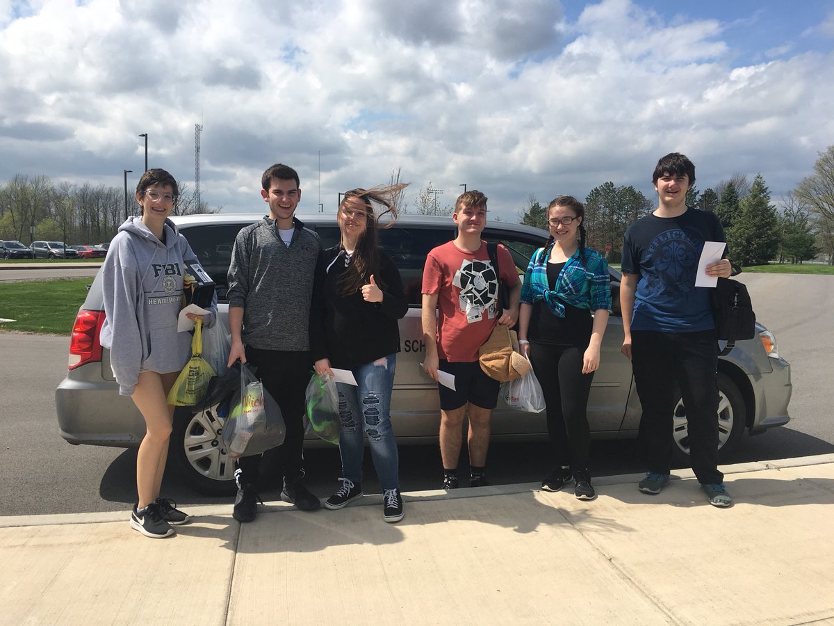 LRKnightsMusic's tweet photo. Opening number dancers and singers heading up to their final rehearsal!! #LRmermaid #sot @LeRoy_Knights @RBTL https://t.co/GA63xFfKW6