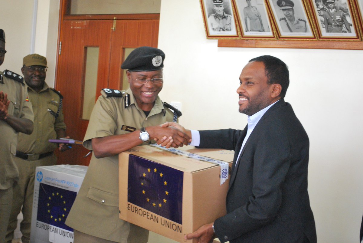 OgollaDorothy's tweet photo. @IOM_Uganda CoM hands over equipment meant to support the set up of the Early Warning System centers in Kampala Slums, The European Union funded project #SSCoS has already trained police officers to identify early warning signs of radicalization and Violent Extremism. https://t.co/ISPwsrBbxt