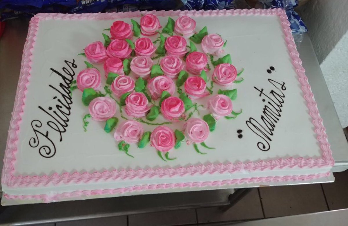 lizrosasmontero's tweet photo. NO a la violencia  contra las MUJERES!!! celebramos en @DGIDS_CDMX a nuestras Madres que han sido víctimas de violencia familiar con todo el amor❤️ y el respeto. Listo su pastel 🤗😘😊 https://t.co/q1ovSyXUHf