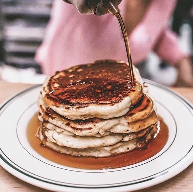 placedufort's tweet photo. Arthur's is a traditional Jewish deli serving breakfast &amp; sandwiches in a bright, stylish space. Have you tried their amazing pancakes? Photo by @karolinajez #placedufort
.
Arthur's est un déli traditionnel juif servant le petit déjeuner et des sandwiches dans un espace lumi… https://t.co/KZBf8h2ele