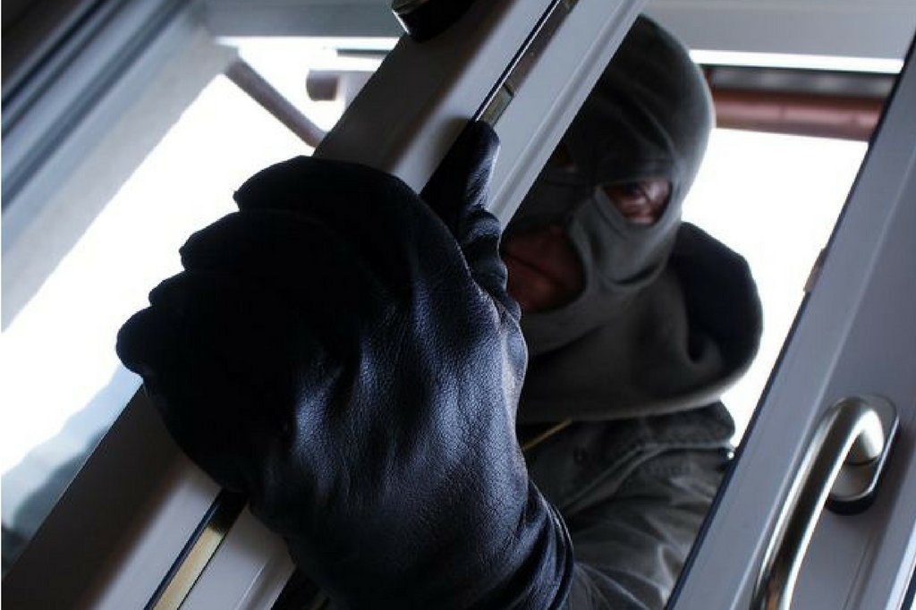 angel_secure's tweet photo. This #Surrey post code area has been branded UK's's top #Burglary hotspot. See where @ https://t.co/h3lZwMPamH. Don't be a victim! #Guildford #Compton #Puttenham #Fairlands #Woking &amp; #Shalford #Homes &amp; #Business should contact us now about #KeepingYouSafeAndSecure. https://t.co/p3GmeviqzZ