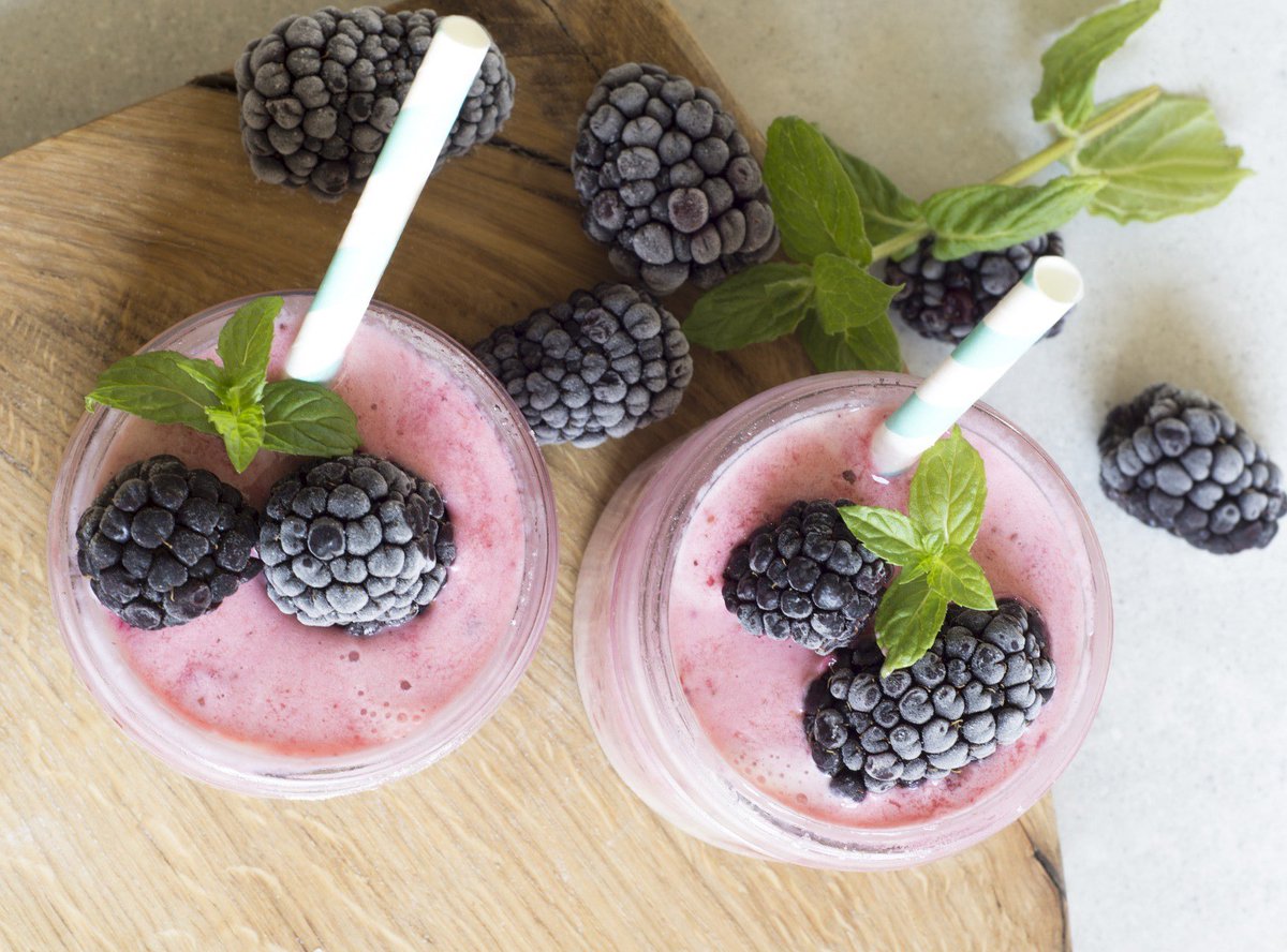 PangeaNutrition's tweet photo. Instead of reaching for #sugary #snacks, try satisfying your #sweet tooth with #fresh #fruits or a fruit #smoothie. For more #health recommendations visit our #blog at https://t.co/XgoNMB66Dy
#MediterraneanDiet #PangeaNutrition #healthrecommendations #health #nutrition https://t.co/7yJYB3tcsR