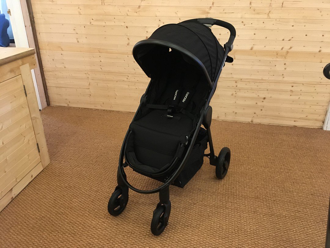 BuggyPramReview's tweet photo. The @RecaroUk Citylife Pushchair is a lightweight, compact and easily manoeuvrable pushchair. You can easily steer and fold with one hand making it a very practical pushchair too. Read our full review here ► https://t.co/yvN4KKDlwH #review #dadlife #mumlife #baby #travel #urban https://t.co/UThSuqxsXN