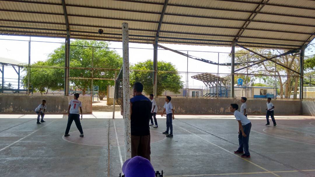 AlcaldiaManeiro's tweet photo. Hoy se dio continuidad a los Juegos Deportivos Escolares Maneiro 2018,de la disciplina Voleibol, categoría 2006-2007-2008 donde se midieron los equipos de UENB Petra Suárez de Piñerúa Vs. UENB Víctor Cedeño, y UEM Bernardo Acosta Vs. UENB José Joaquín de Olmedo #municipioejemplar https://t.co/b5ZKM8GHqg