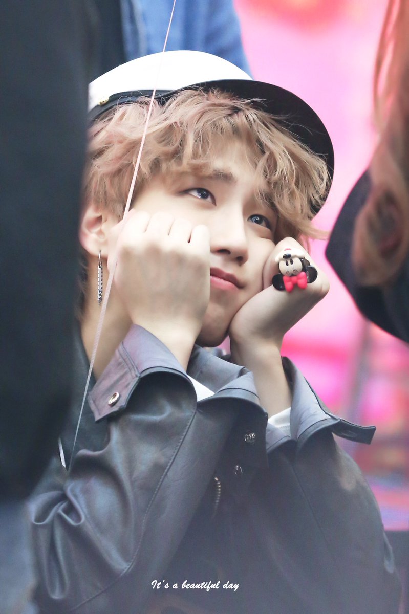 Anneyee_0427's tweet photo. omg i really like jisung's hair ❤️❤️
my heart is fluttering 🌸😍
#StrayKidsで妄想 
#han 
#Hanjisung 
#LEEKNOW 
#JISUNG 
#straykids
#StrayQuiz 
#StrayKidsSelcaDay 
#straykidsmirror 
#District9 
#straykidsdebut
#bias 
#biaswreker https://t.co/MkE2ebmOax