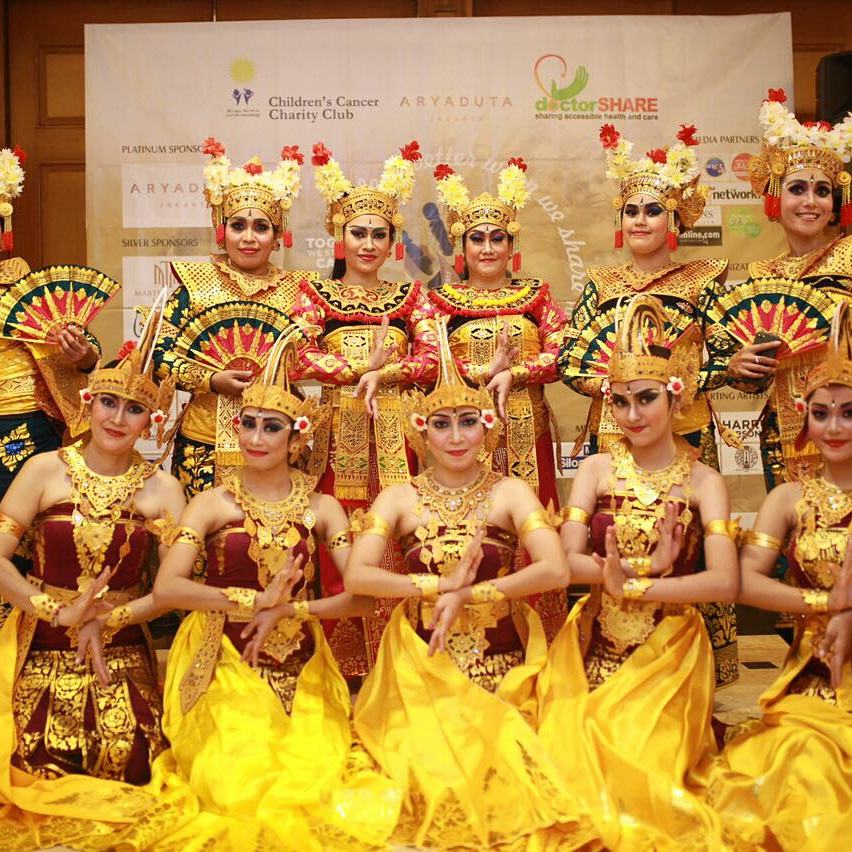 Traditional Bali dancers on last Jakarta changemakers group activity !
#Proud2BIndigenous
#GlobalLocal
@InterNationsorg
#Jakarta
#P2BI