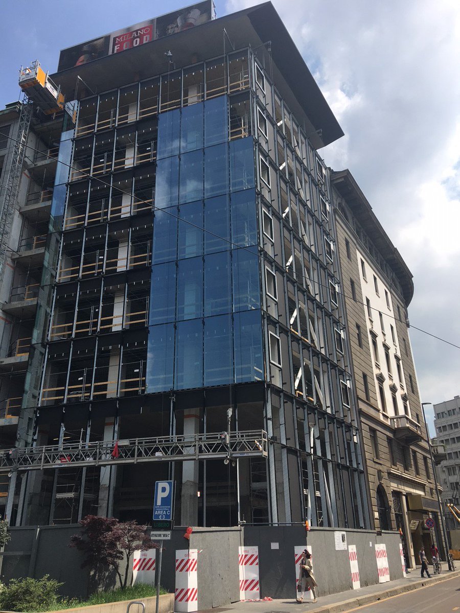 Metalsersrl's tweet photo. Our building is growing up! #milano https://t.co/s7FvLoBOYp