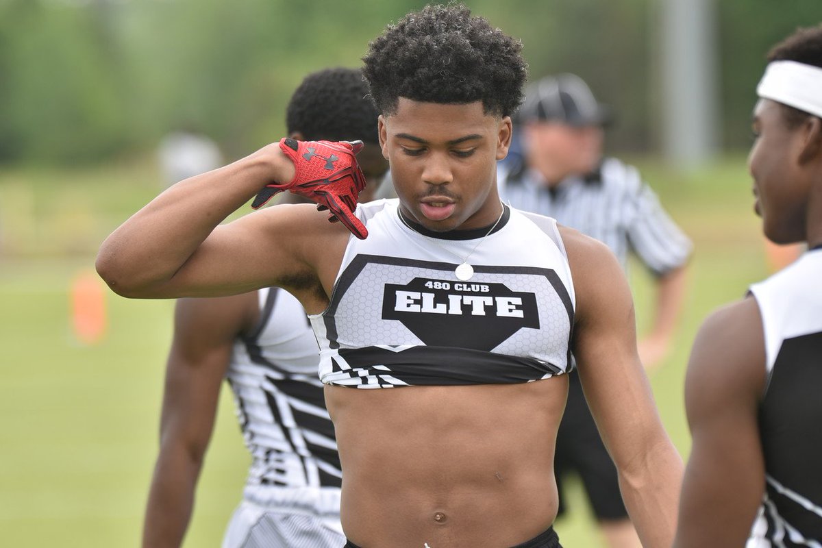 mele_coach's tweet photo. 2019 @moneyybaggq6 --> @WWHSTigersFB https://t.co/n4kd0kOfo6