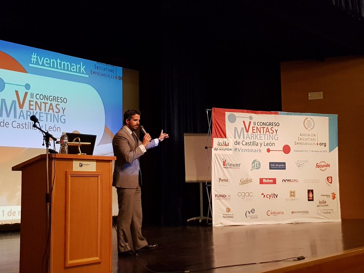 Iniciativasempr's tweet photo. El co presidente de comité organizador y ex presidente de Aie @sanzjaime dice unas palabras en la apertura del 2 congreso de ventas y marketing #ventmark https://t.co/qtfc73q3Tn