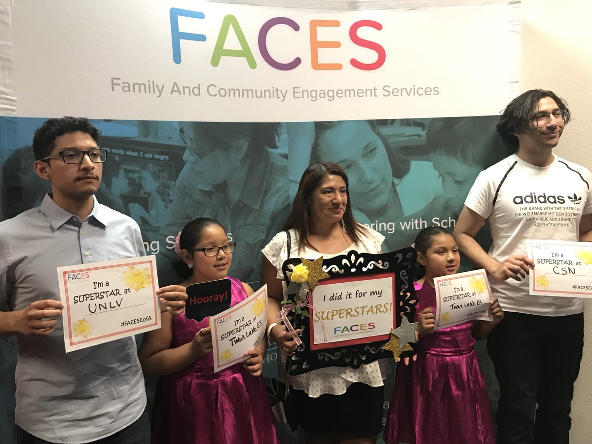 CCSDFamily's tweet image. Here’s one example of why #parenteducation &amp;amp; #familyengagement workshops #linkedtolearning matter! It impacts generations!
Parent: “I did for my superstars!”
Kids: “I am a superstar at ____”

Our UFL honoree has children that attend @unlv @CSNCoyote &amp;amp; Twin Lakes ES!  #FACESCofA