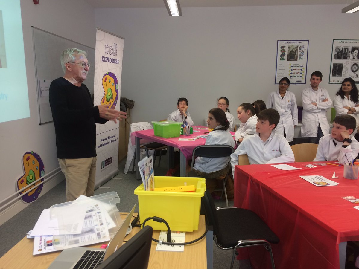 Cellexplorers's tweet photo. All the children had a chance to ask #PaulModrich, #NobelPrize in chemistry 2015 any question! Paul told us that his favorite part of being a scientist is to design experiment and do them in a lab! #dnascientistlife #believeinscience #fantasticdna #weloveexperiment https://t.co/pqjS1h9YqX