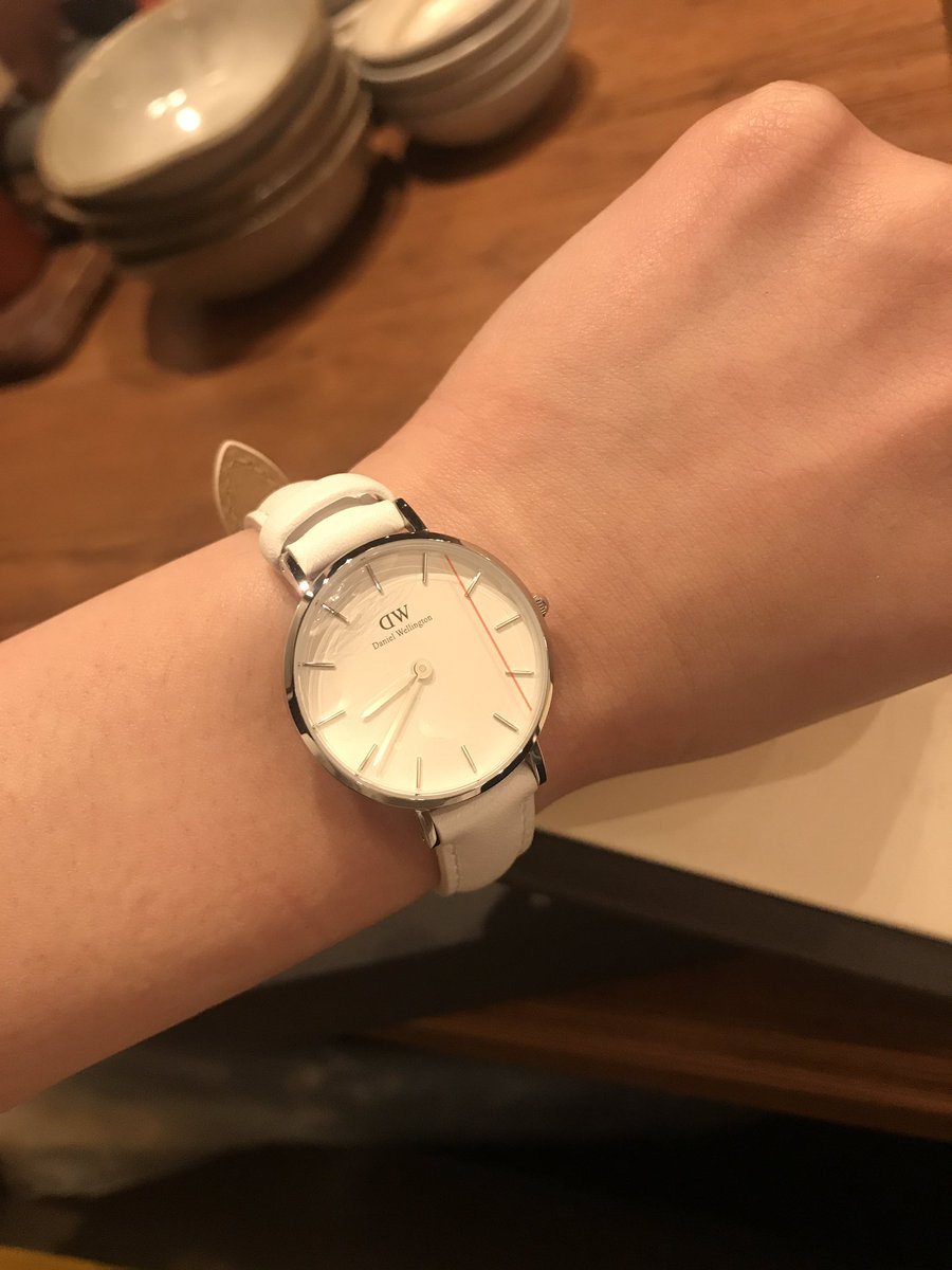 和田 愛友沙 この前の休みはライオンの赤ちゃん抱っこしたすぎてその為だけに静岡へ 連れて帰りたくなるくらい可愛かった そして色々ありがとうな日 みんなもありがとう O