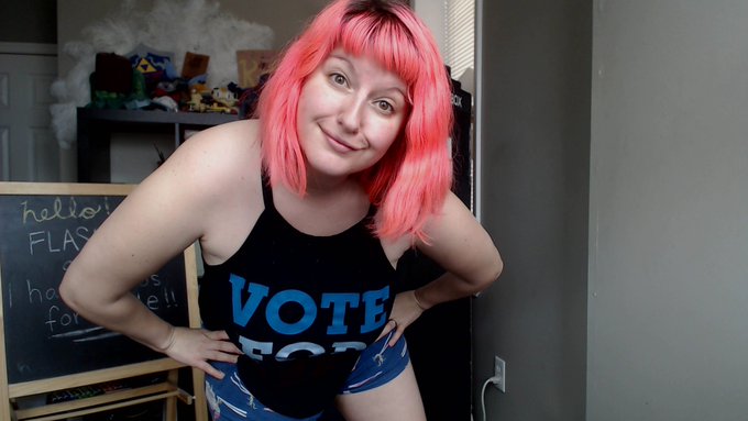 I'm awake! I'm awake! Slightly sleepy but here to hang out! :D https://t.co/m91Uk4hODH https://t.co/