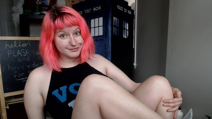 I'm awake! I'm awake! Slightly sleepy but here to hang out! :D https://t.co/m91Uk4hODH https://t.co/